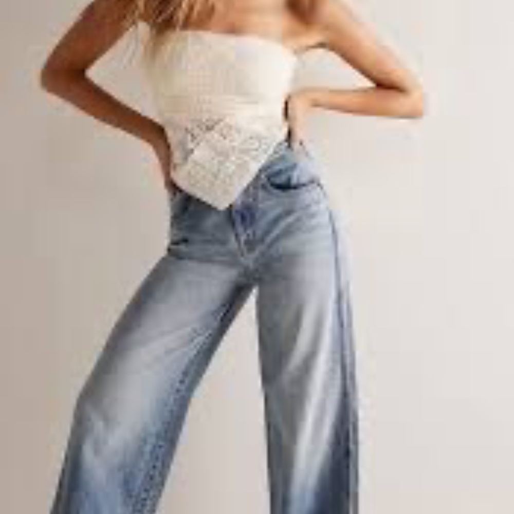 We The Free CRVY Straight Leg High Waist Distressed Raw Hem Jeans Sz‎ 33